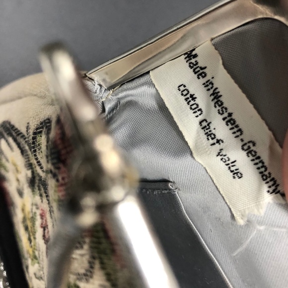 Clutch With Flower print and sliver strap - Picture 3 of 3